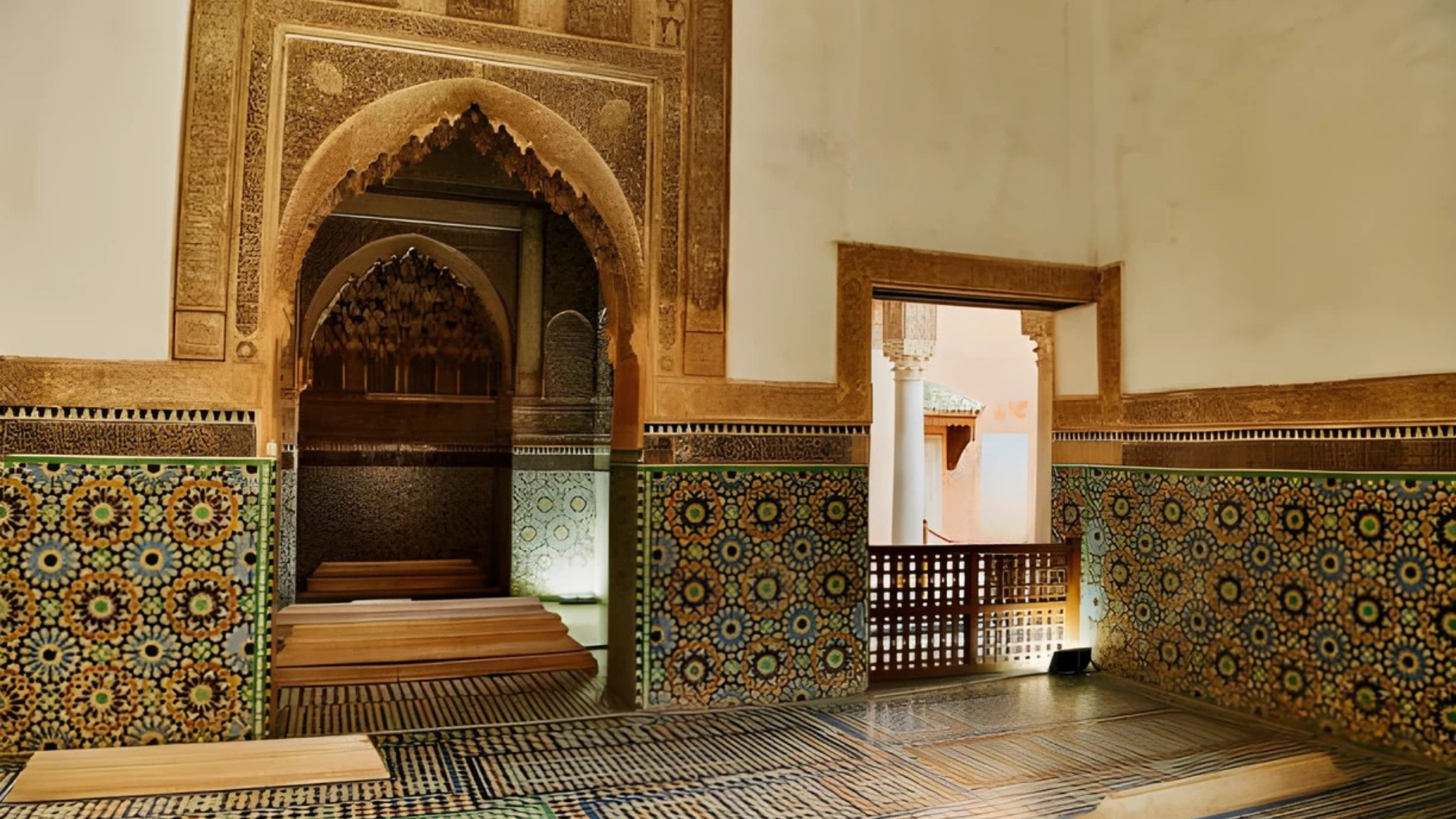 horseshoe and pointed arches