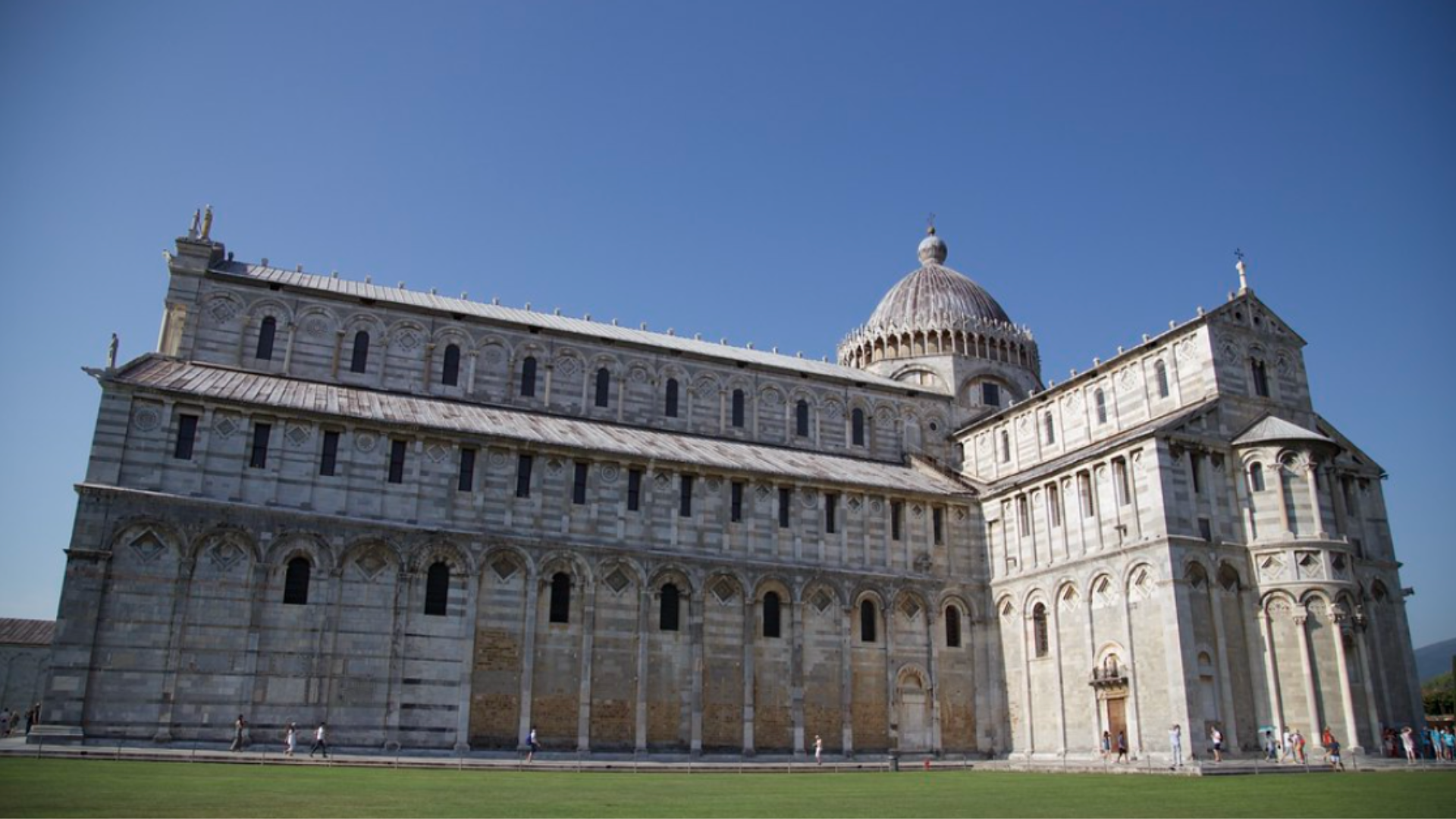 romanesque architecture 1000-1200 ad